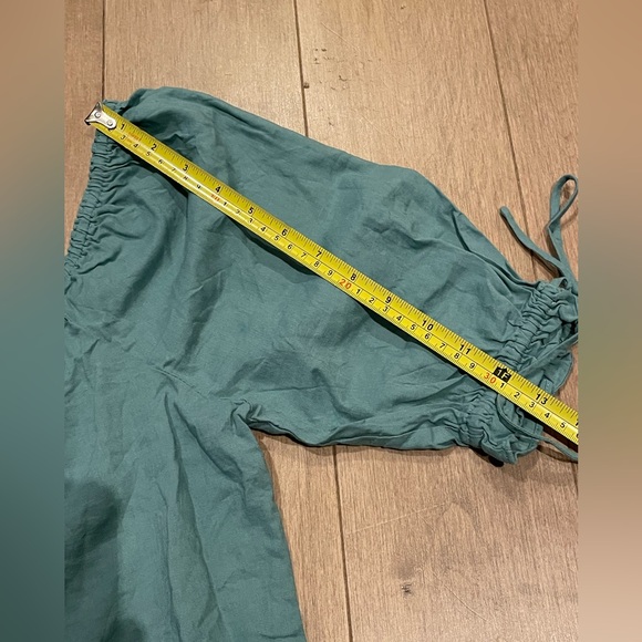 RW&Co. Linen off the shoulder top - Picture 5 of 9